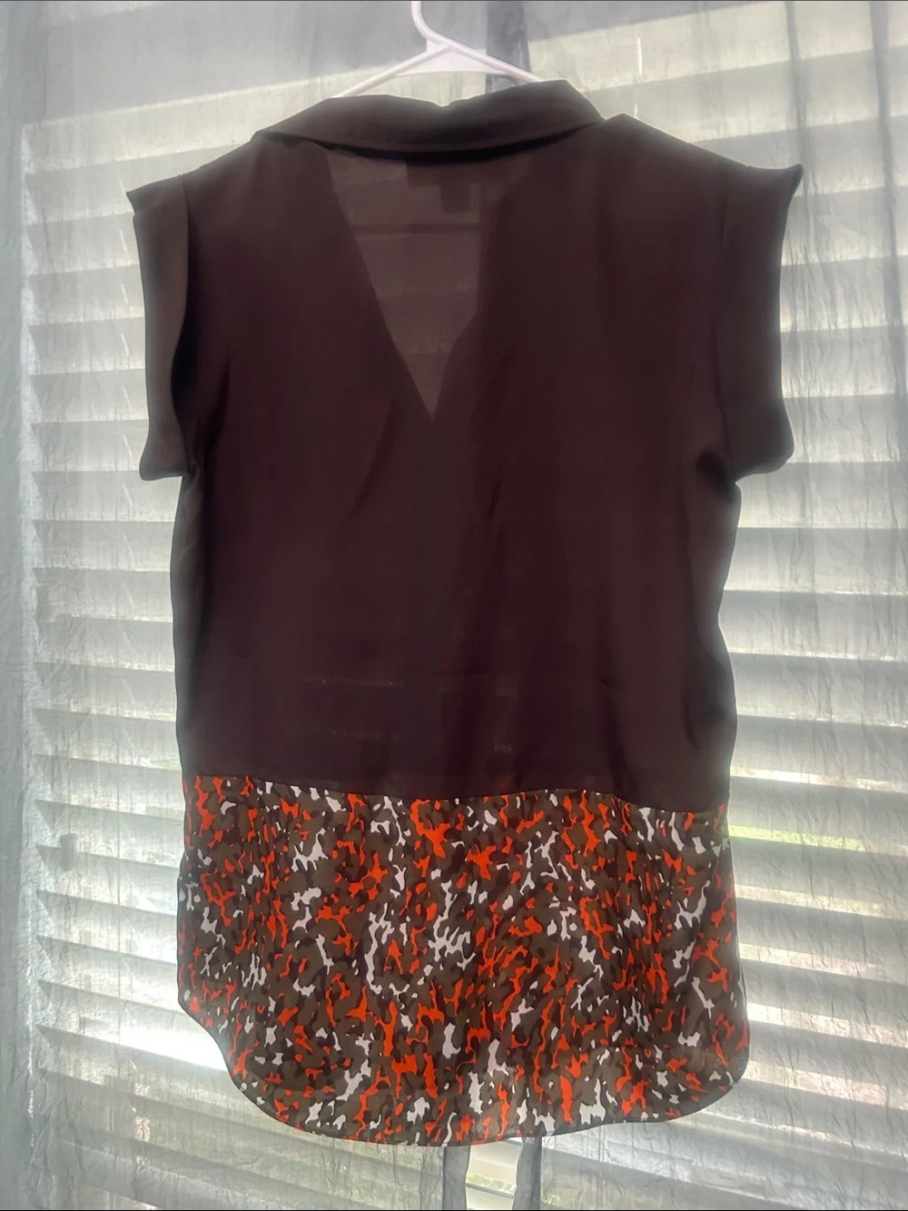 Michael Kors Womens Sleeveless Blouse with Printed Hem